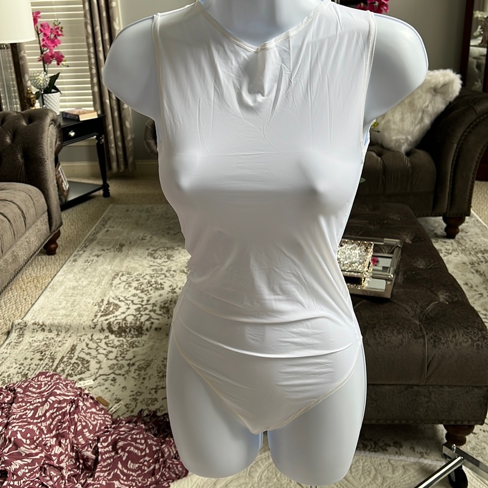 Skims smooth sculpting bodysuit